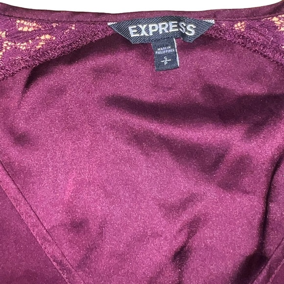 Express Dressy Tee Burgundy S EUC - Picture 5 of 6